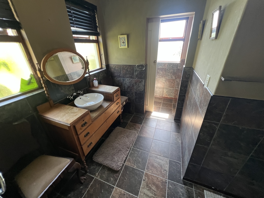 4 Bedroom Property for Sale in Bonza Bay Eastern Cape